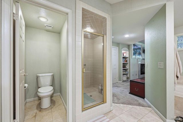 2092 Stonefield Ln, Santa Rosa, CA 95403