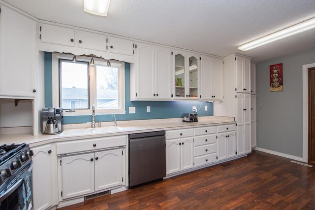 1901 18th Street S, Fargo, ND 58103