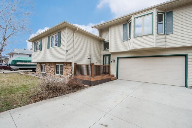 1901 18th Street S, Fargo, ND 58103