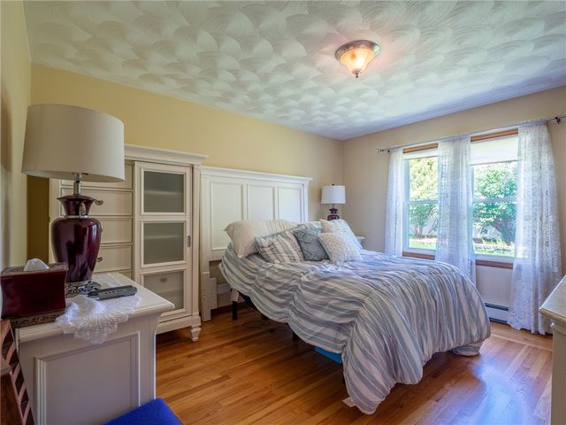7 Hopedale Drive, West Warwick, RI 02893