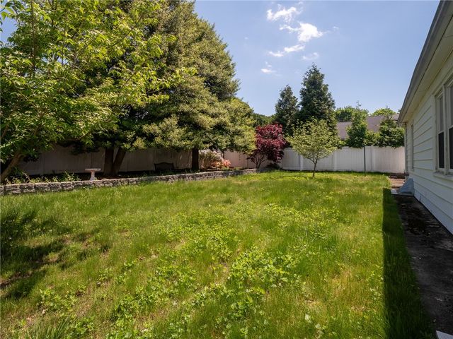 7 Hopedale Drive, West Warwick, RI 02893