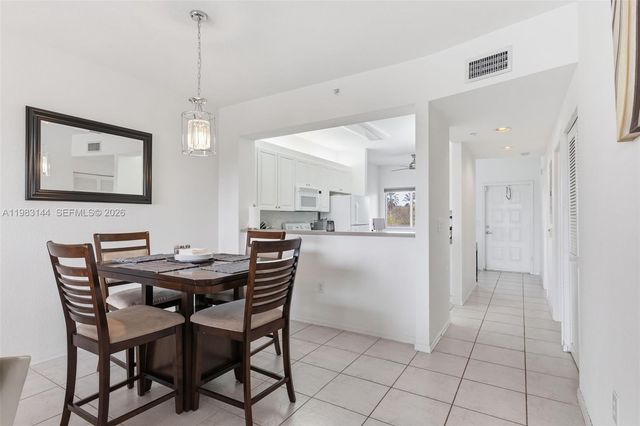 7765 Yardley Drive 313, Tamarac, FL 33321