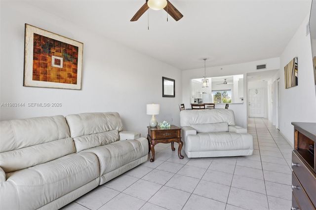 7765 Yardley Drive 313, Tamarac, FL 33321