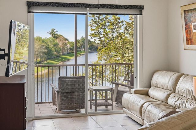 7765 Yardley Drive 313, Tamarac, FL 33321