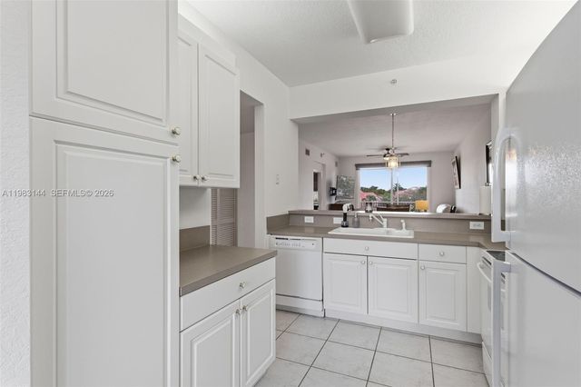 7765 Yardley Drive 313, Tamarac, FL 33321