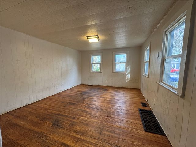 325 Orange St, Rochester, NY 14611