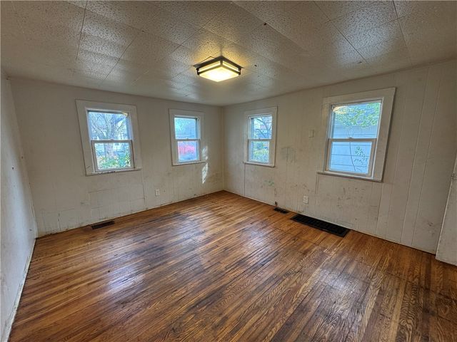 325 Orange St, Rochester, NY 14611