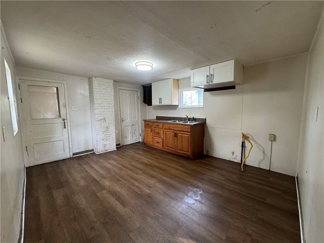 325 Orange St, Rochester, NY 14611