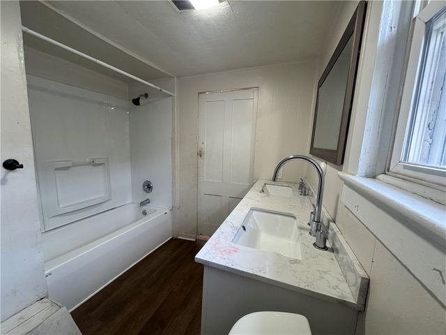 325 Orange St, Rochester, NY 14611