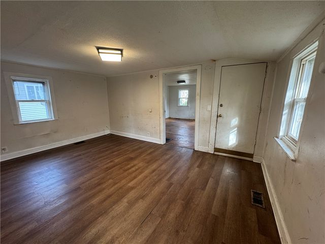 325 Orange St, Rochester, NY 14611