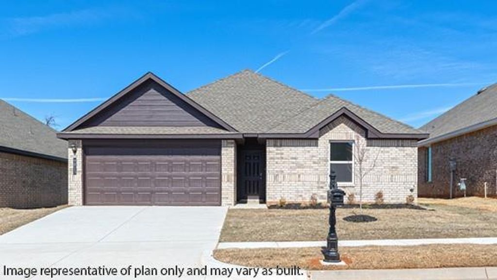 1228 E Stallion Lane, Mustang, OK 73064