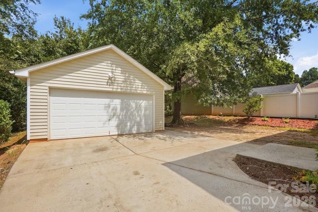 11402 Heritage Green Drive, Cornelius, NC 28031
