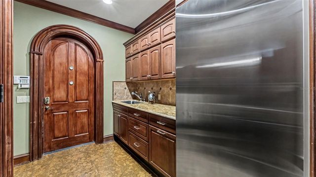 5503 DOWNING STREET, Dover, FL 33527