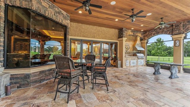 5503 DOWNING STREET, Dover, FL 33527