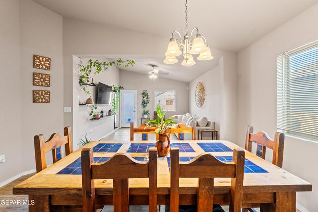 11625 Flor Clavel Street, El Paso, TX 79927