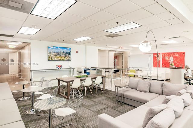 175 SW 7th St 1901, Miami, FL 33130