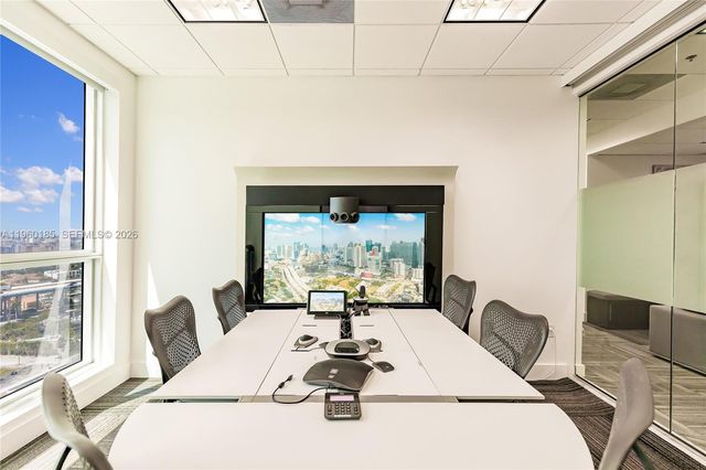 175 SW 7th St 1901, Miami, FL 33130