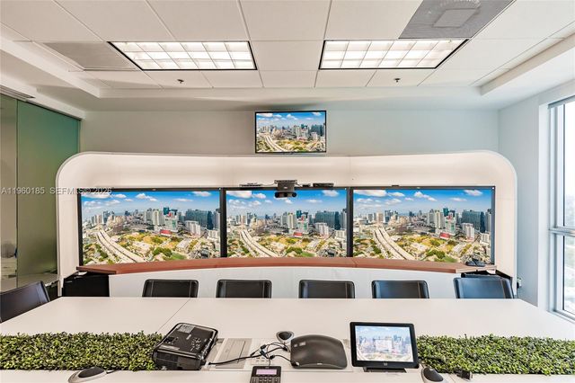 175 SW 7th St 1901, Miami, FL 33130