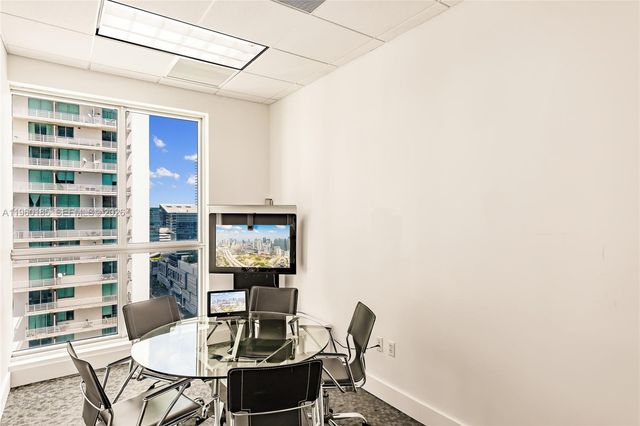 175 SW 7th St 1901, Miami, FL 33130