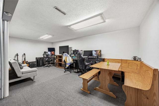 108 Atwood Drive SW, Cedar Rapids, IA 52404