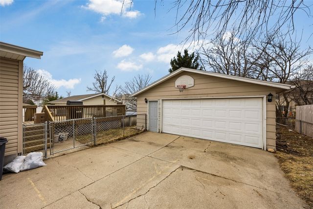 108 Atwood Drive SW, Cedar Rapids, IA 52404