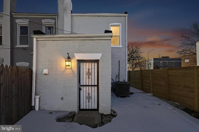 633 18TH ST NE, Washington, DC 20002