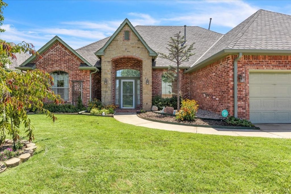 4316 Gallant Fox Drive, Edmond, OK 73025