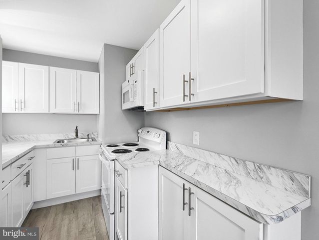 213 SCAMMELL DR, Browns Mills, NJ 08015