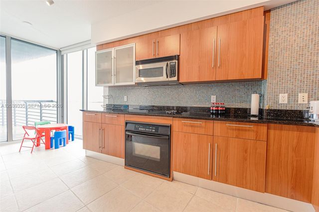 335 S Biscayne Boulevard 1009, Miami, FL 33131