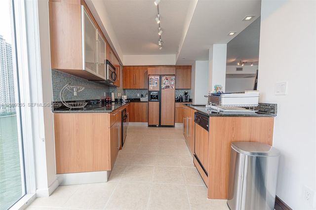 335 S Biscayne Boulevard 1009, Miami, FL 33131