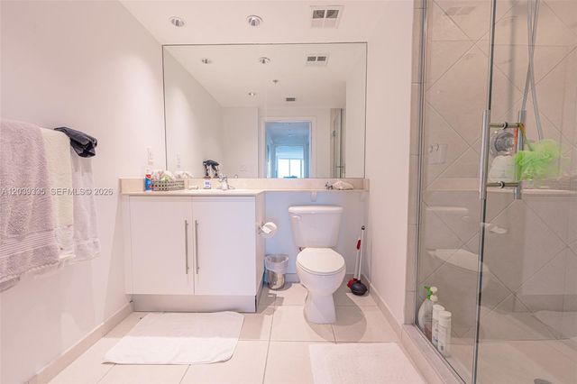 335 S Biscayne Boulevard 1009, Miami, FL 33131