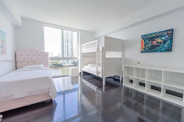 335 S Biscayne Boulevard 1009, Miami, FL 33131