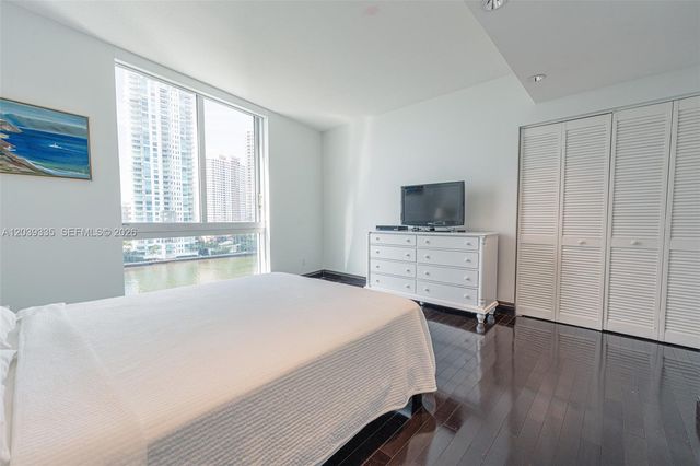 335 S Biscayne Boulevard 1009, Miami, FL 33131