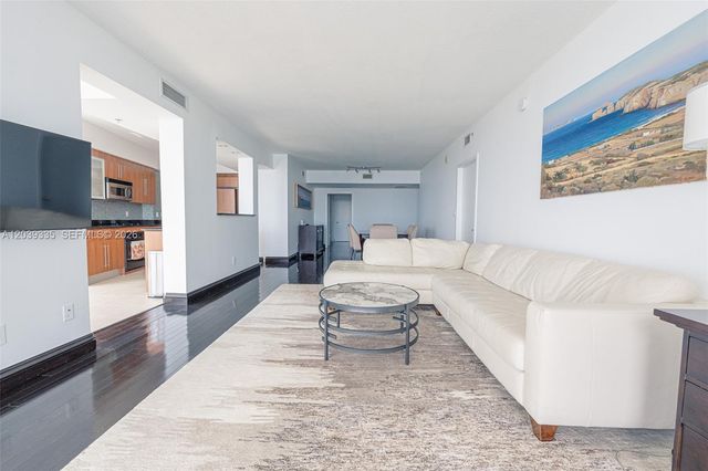 335 S Biscayne Boulevard 1009, Miami, FL 33131