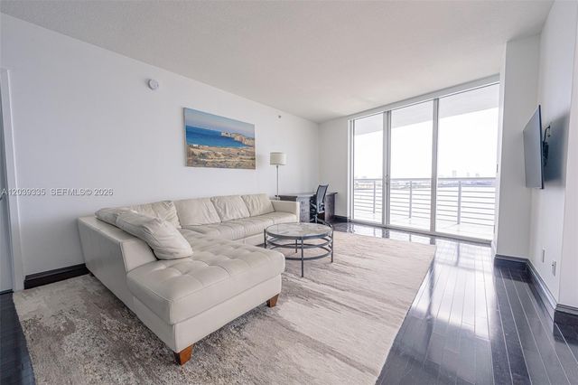 335 S Biscayne Boulevard 1009, Miami, FL 33131