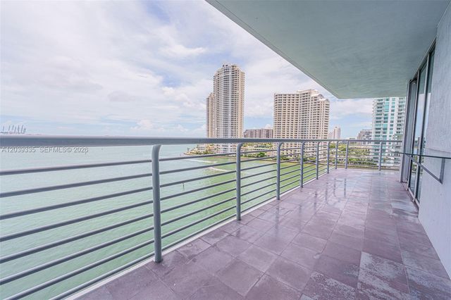 335 S Biscayne Boulevard 1009, Miami, FL 33131
