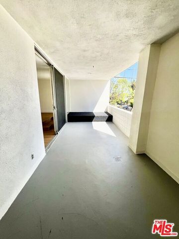 9221 Charleville Boulevard B, Beverly Hills, CA 90212