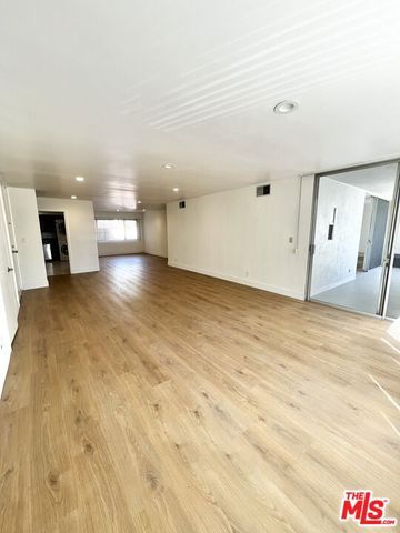 9221 Charleville Boulevard B, Beverly Hills, CA 90212