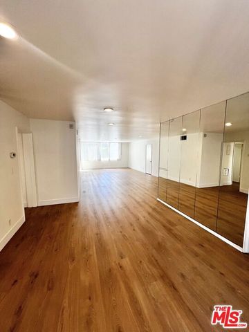 9221 Charleville Boulevard B, Beverly Hills, CA 90212