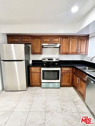 9221 Charleville Boulevard B, Beverly Hills, CA 90212