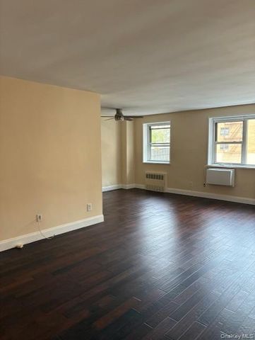 100 Lincoln Avenue 14-A, Mineola, NY 11501