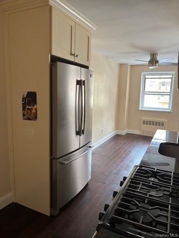 100 Lincoln Avenue 14-A, Mineola, NY 11501