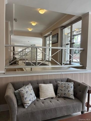 100 Lincoln Avenue 14-A, Mineola, NY 11501