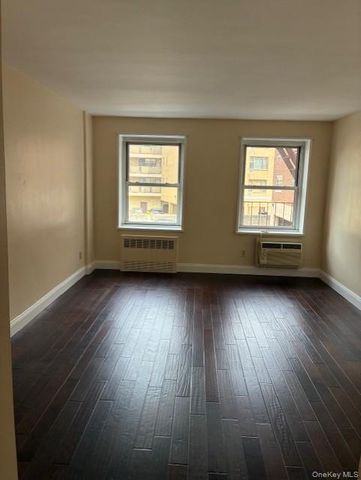 100 Lincoln Avenue 14-A, Mineola, NY 11501