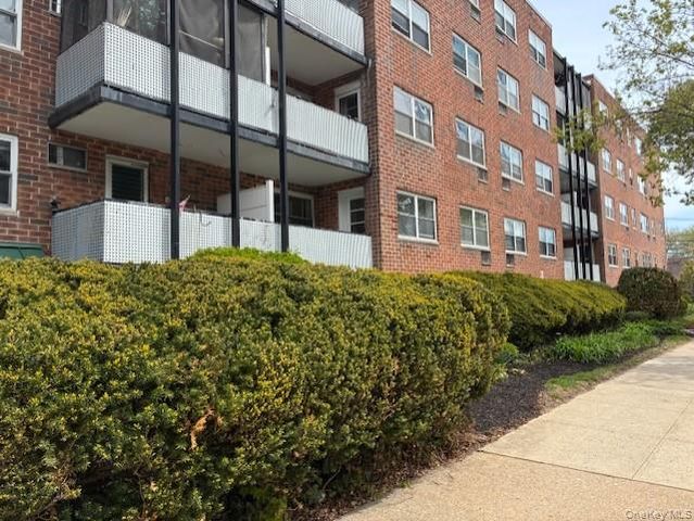 100 Lincoln Avenue 14-A, Mineola, NY 11501
