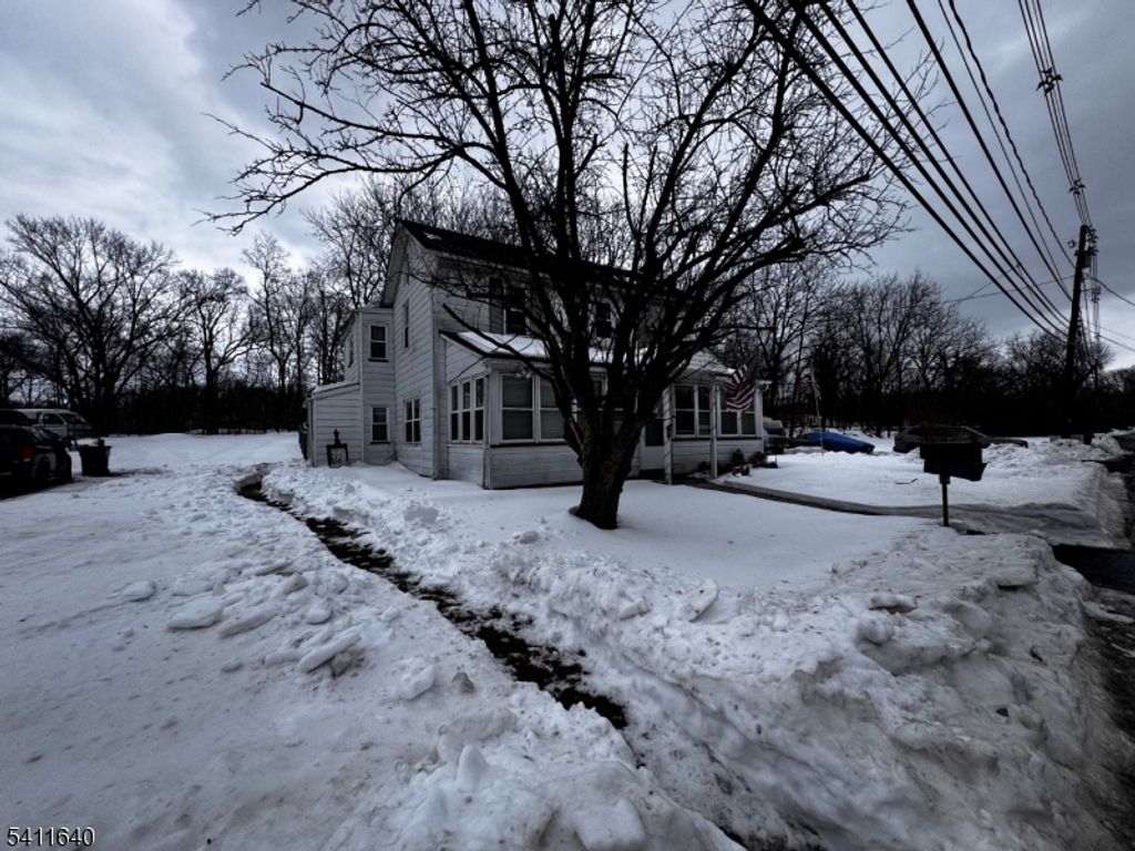 502 River Rd, Pohatcong Twp., NJ 08865