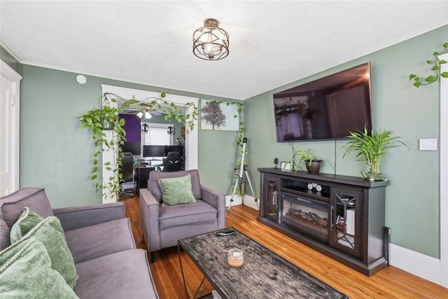 15 Claire Shore, East Providence, RI 02915