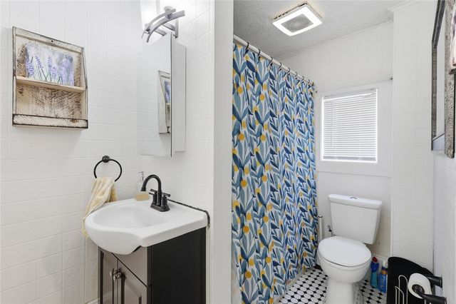 15 Claire Shore, East Providence, RI 02915