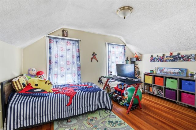 15 Claire Shore, East Providence, RI 02915