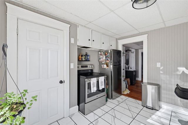 15 Claire Shore, East Providence, RI 02915